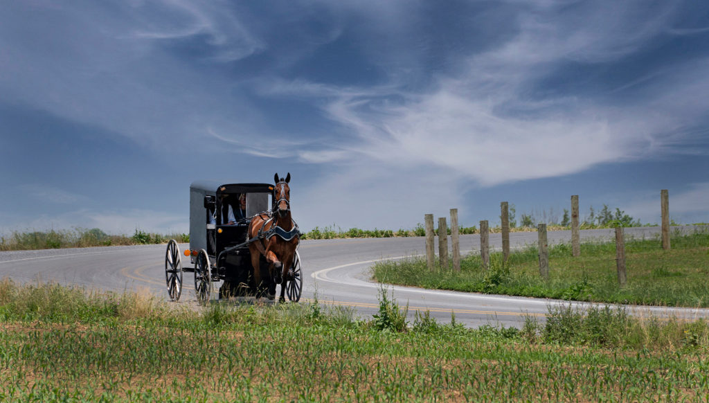 Amish lifestyle photography images horse buggy Pennsylvania dutch region area pictures photos pics